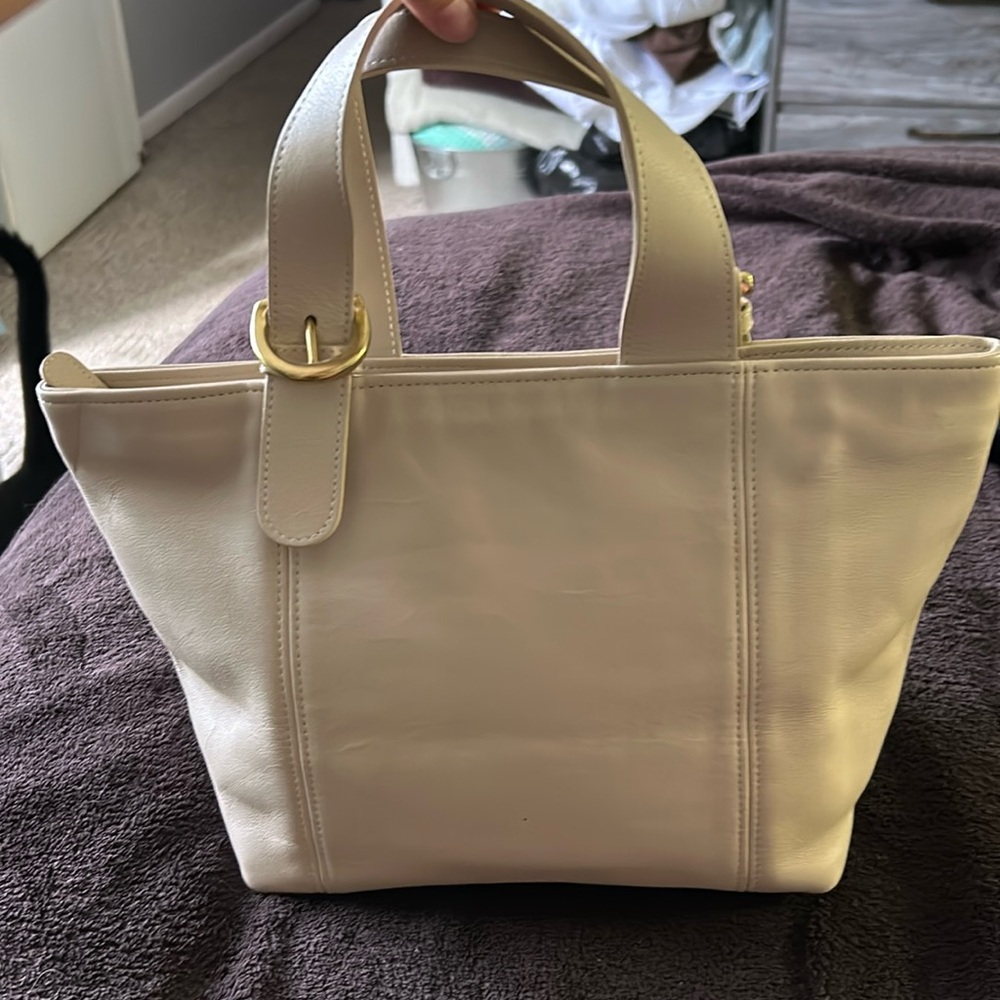 Coach 9’x5.5’x8’ Vintage Co. Cream